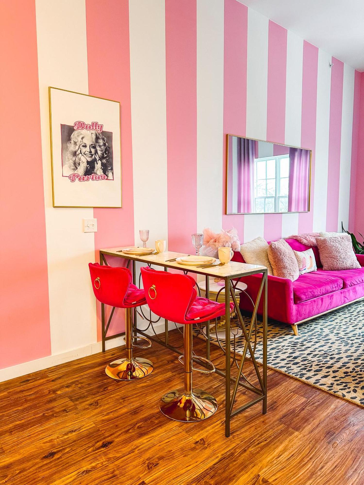 Dolly's Delight - Boutique Bliss Mins From Broadway Holiday home